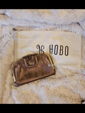 ✨️HOBO Metallic Bronze Alice Frame Clutch